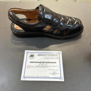 Sandália Masculina em Couro para Pés Diabéticos