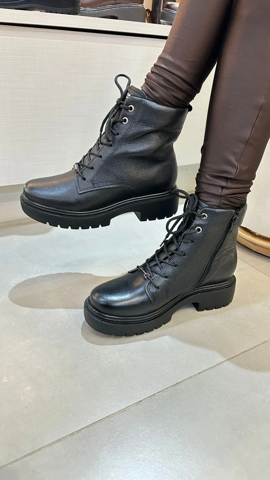 Bota Feminina Coturno Confort Forrado em Lã