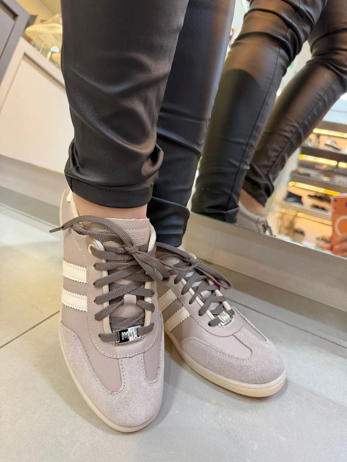 Sapatênis Feminino Casual em Couro Marina Mello